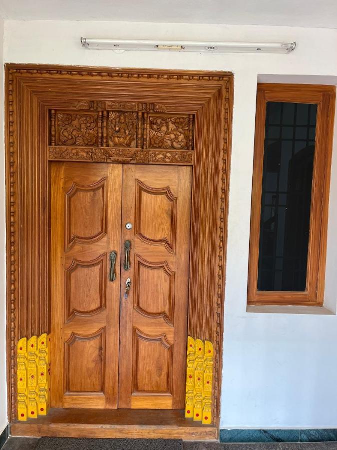 Tulip Villa 3Bhk 2Bhk And 1Bhk Located Near Chunnambar Boat House And Paradise Beach Pūrnānkuppam Bagian luar foto