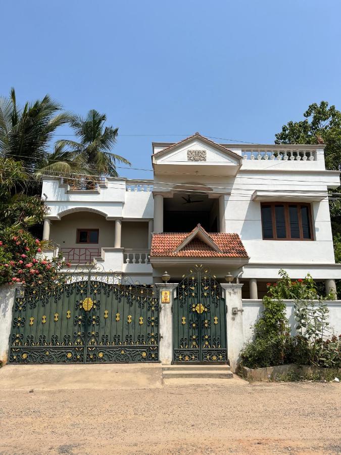 Tulip Villa 3Bhk 2Bhk And 1Bhk Located Near Chunnambar Boat House And Paradise Beach Pūrnānkuppam Bagian luar foto